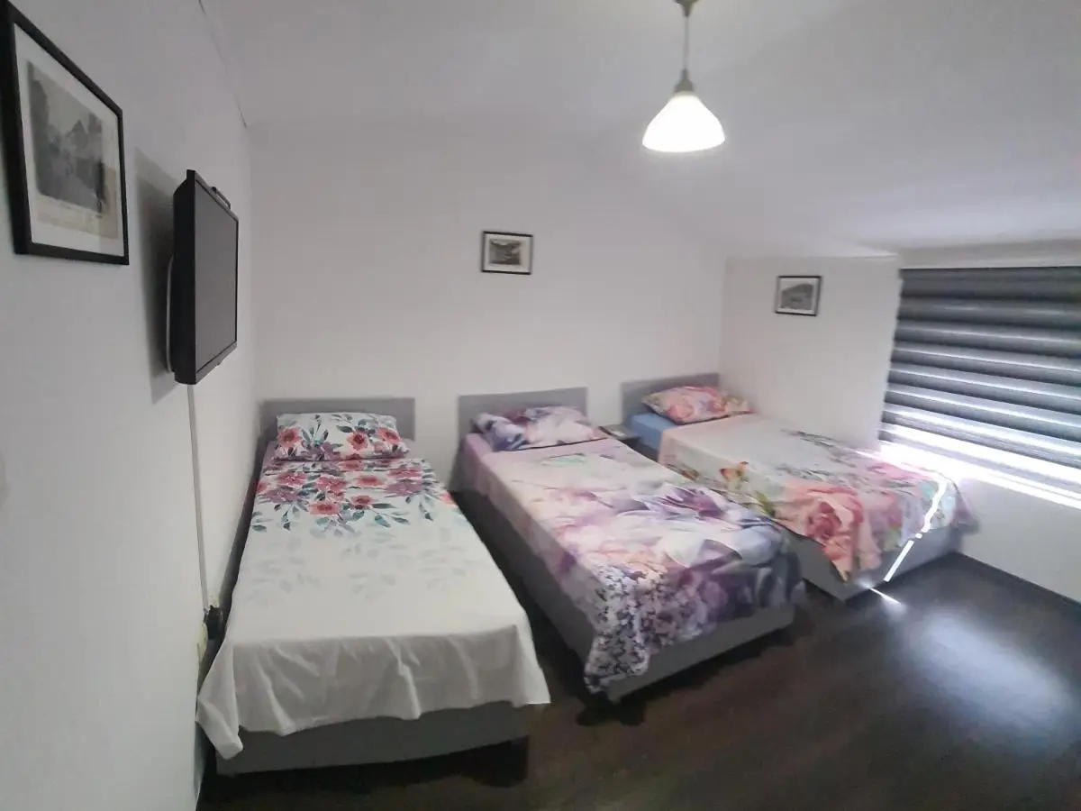 Hostel FM
