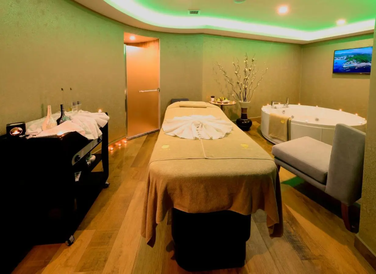 Wome Deluxe Hotel - Halal All Inclusive