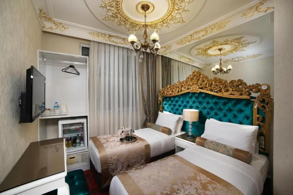 White Monarch Hotel