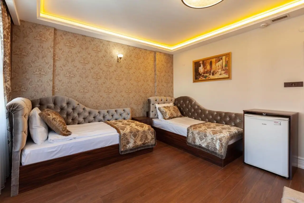 Rose Mansion by Otantik Suites