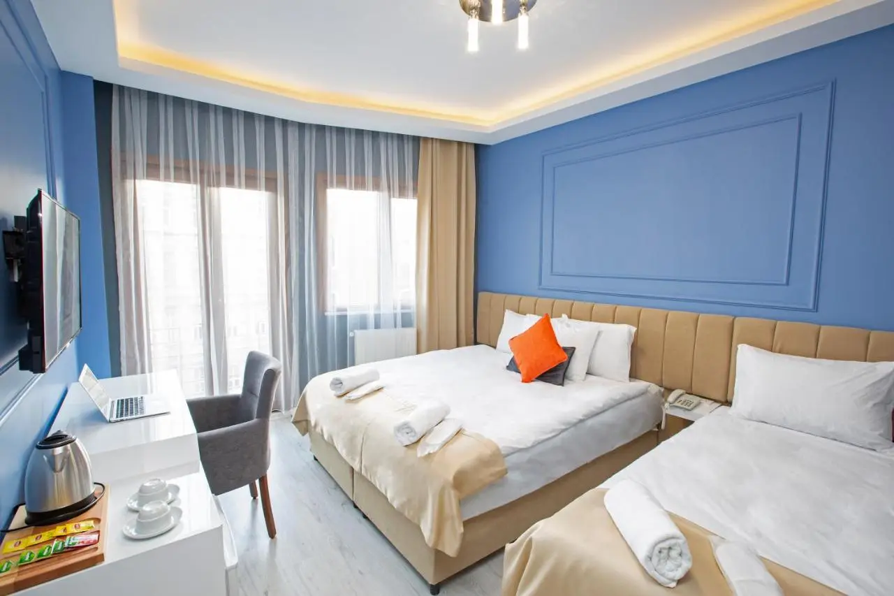 Taksim Square Leon's Hotel
