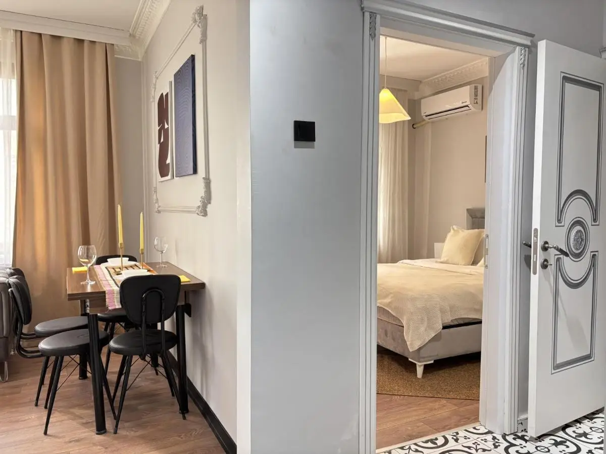 1BR w Turkish Hammam • Central Galata Stay