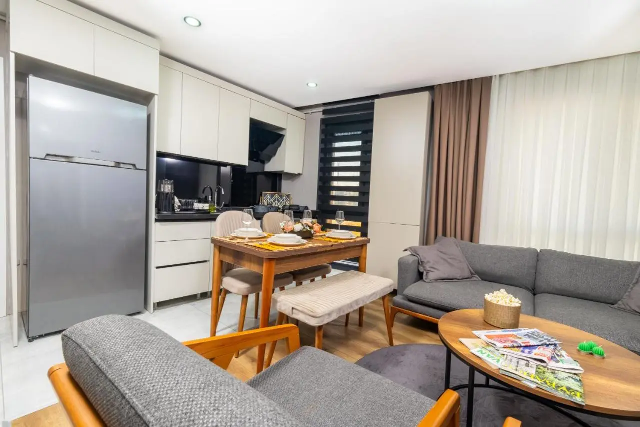 Luxury Life Suites