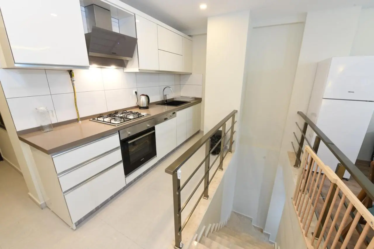 Uzay Suite 1