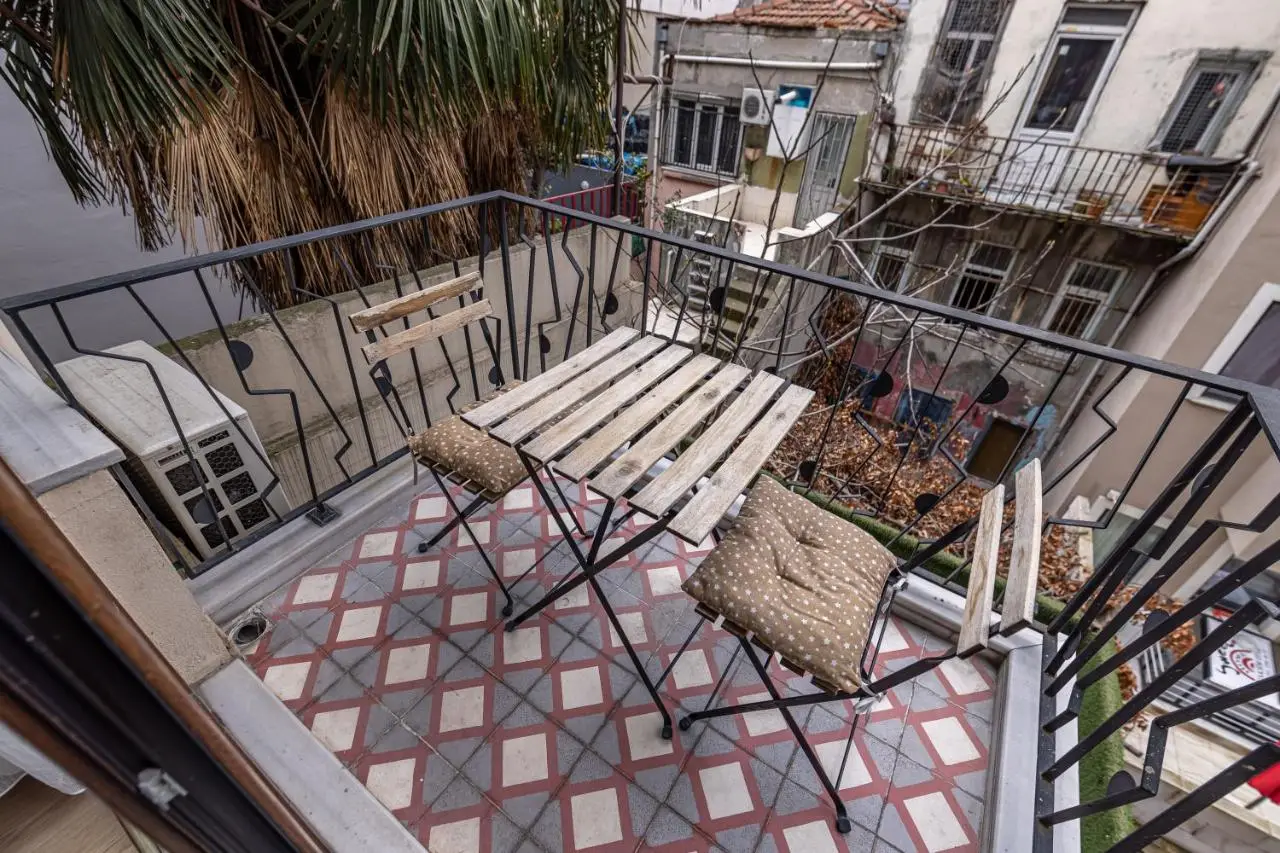 Calanthe Residence