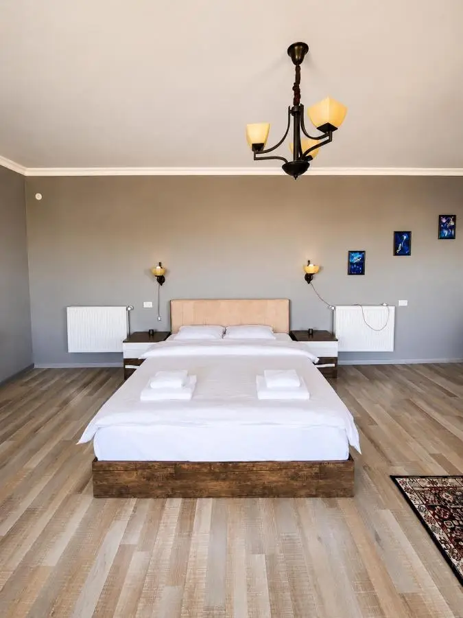 Lia's Guest House