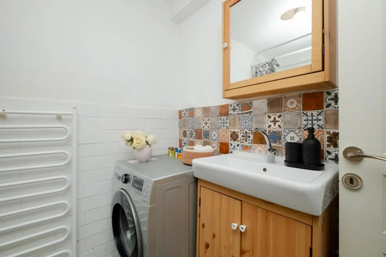 Spacious Sea View Family Suite in Managed Aparthotel with Balcony