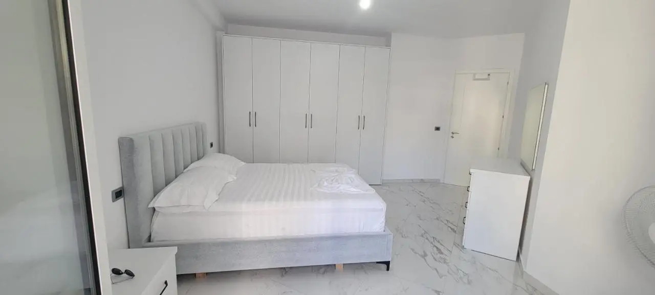 Lightside Apartment
