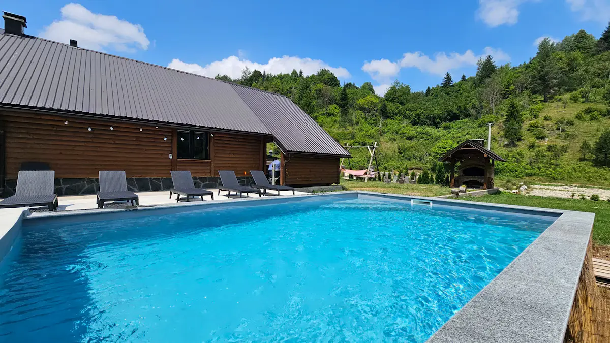 Mystery lodge