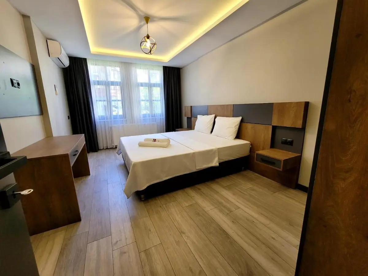 Levent Apart
