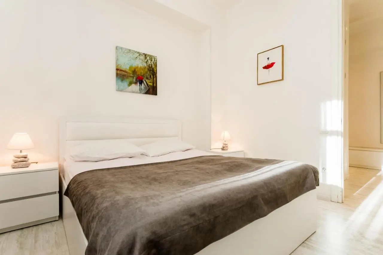 Lovely 2 Bedroom Flat