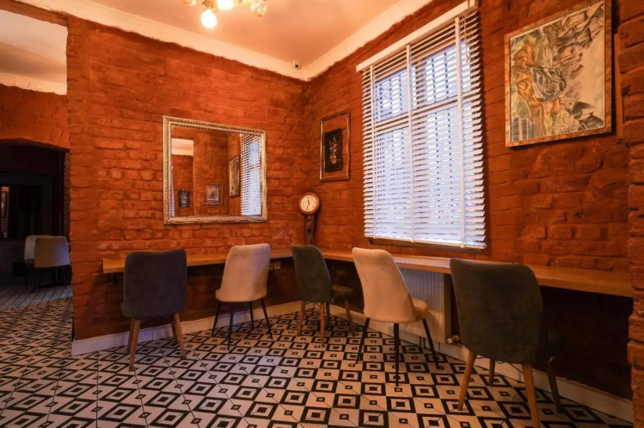 1826 Heritage Rooms