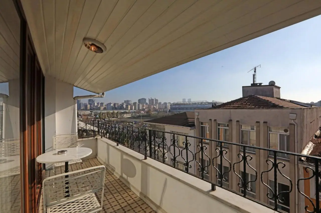 Mezzo Hotel