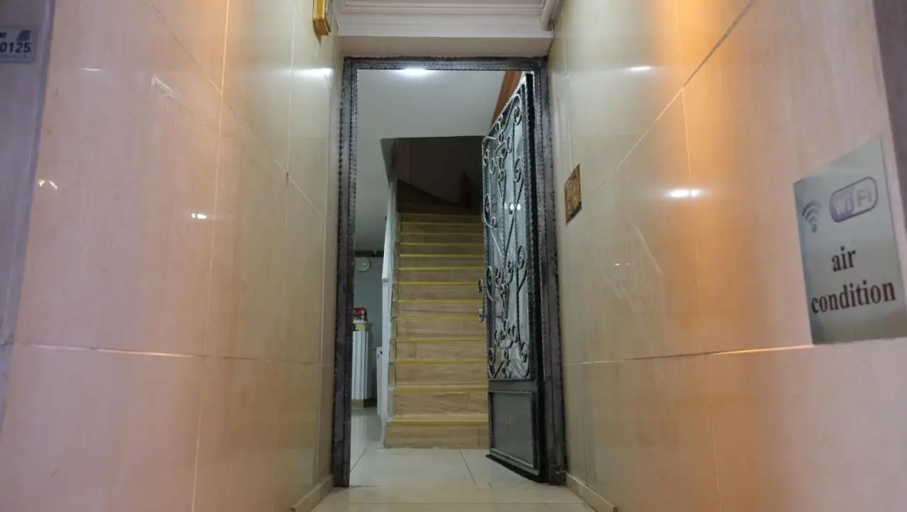 Simon Hotel