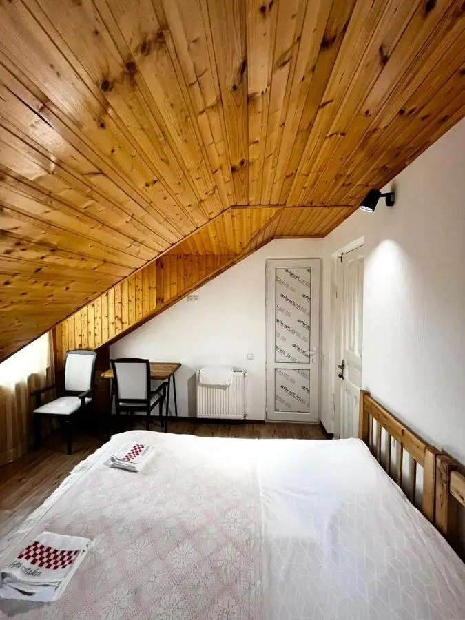 Nino & Irodi's Guest House