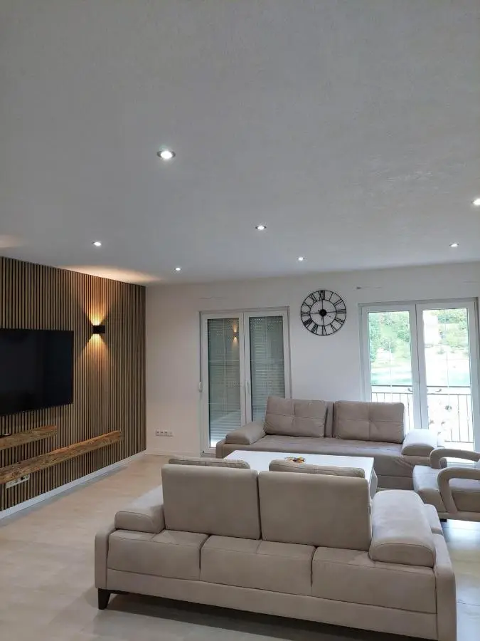 Villa AS na Jablaničkom jezeru