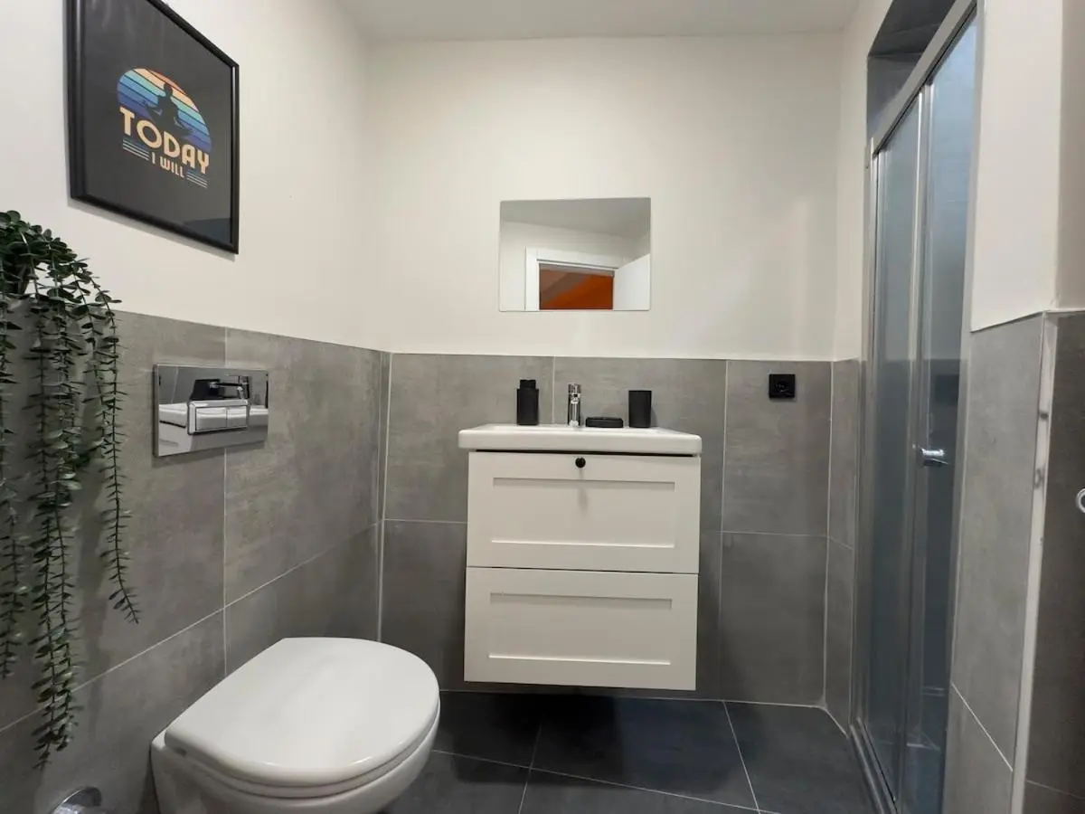 Stunning 2BR 2Bath near Metro - YM 1