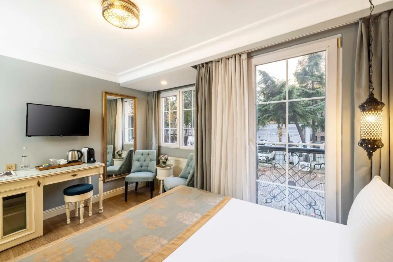 Raymond Hotel Old City