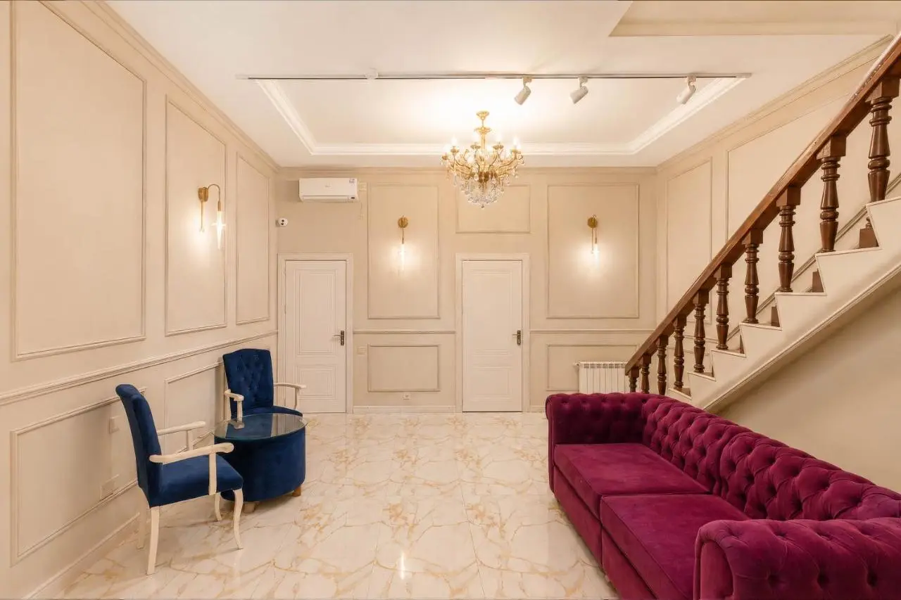 Old Money Boutique Hotel
