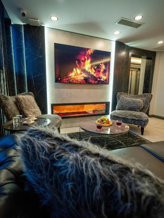Modernlux Hotel
