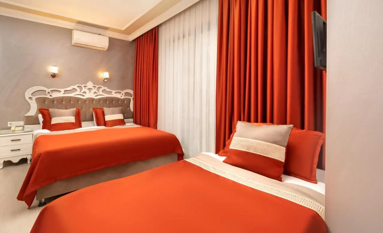 Deluxe Newport Hotel - Old City