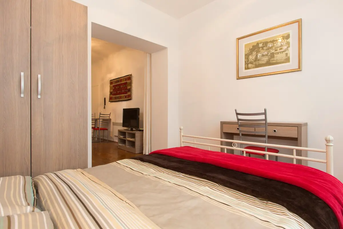 Stylish 2 Room Apt Centre/Old Town