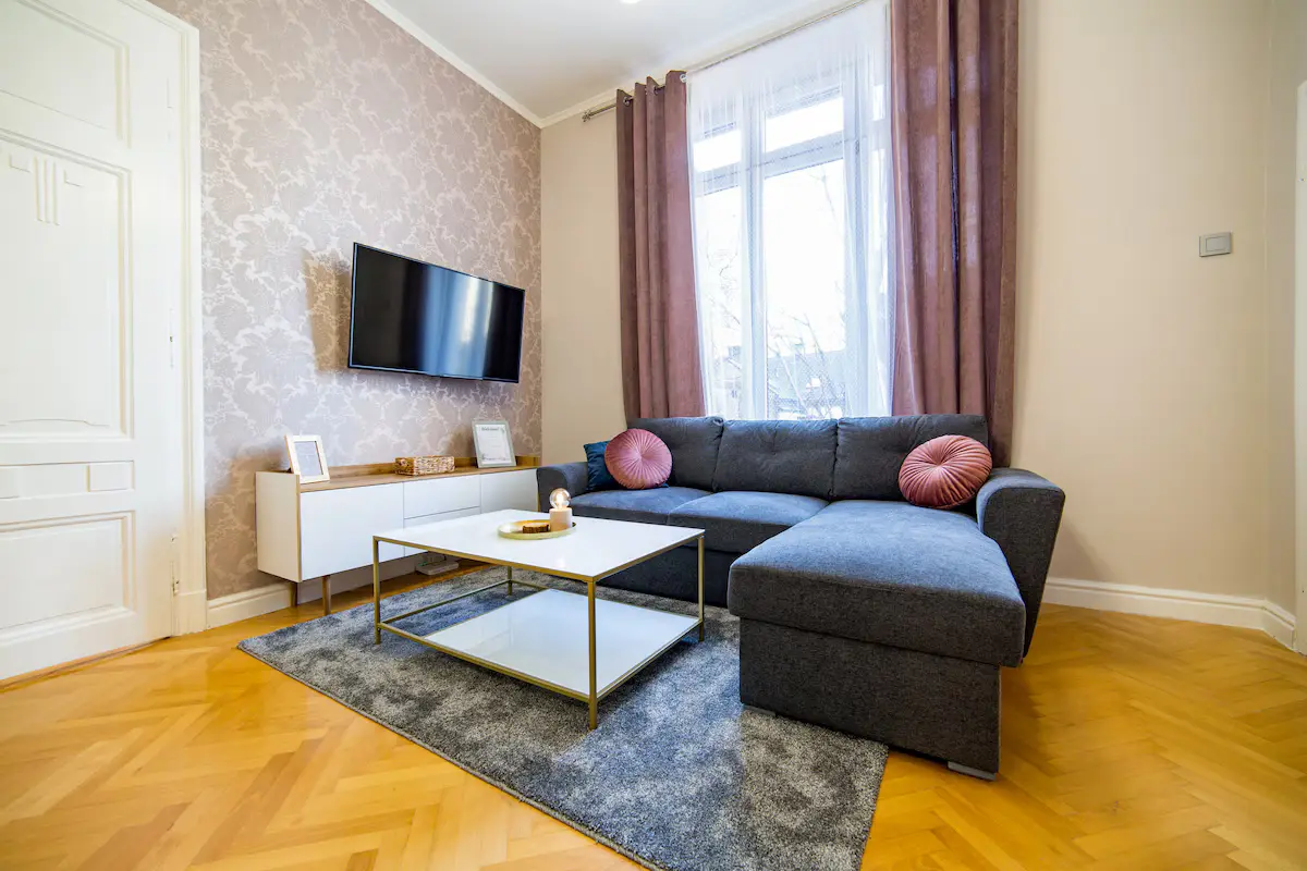 Matilda Luxury: 200+ Reviews | Heart of City