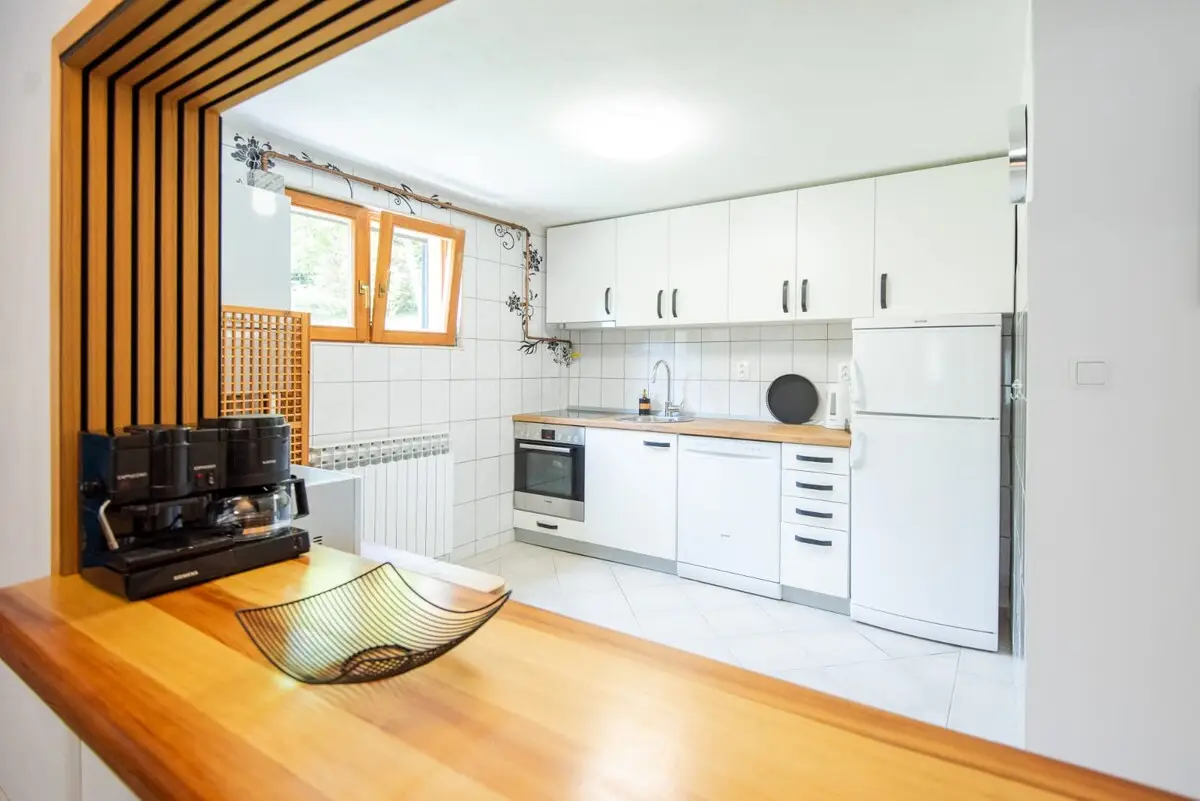 6BDR Holiday Nest - Green Aris