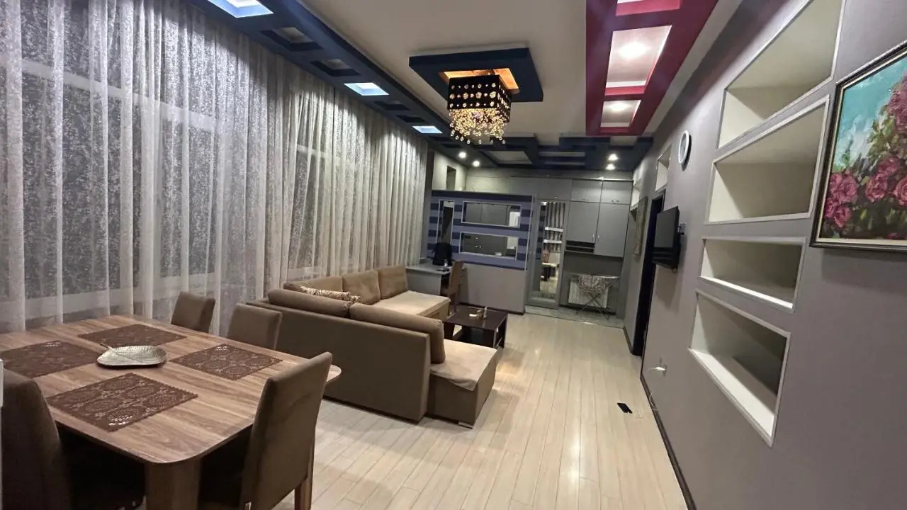 Large and central apartment in the heart of Baku, close to Icheri Sheher Metro station and the Fountain Square