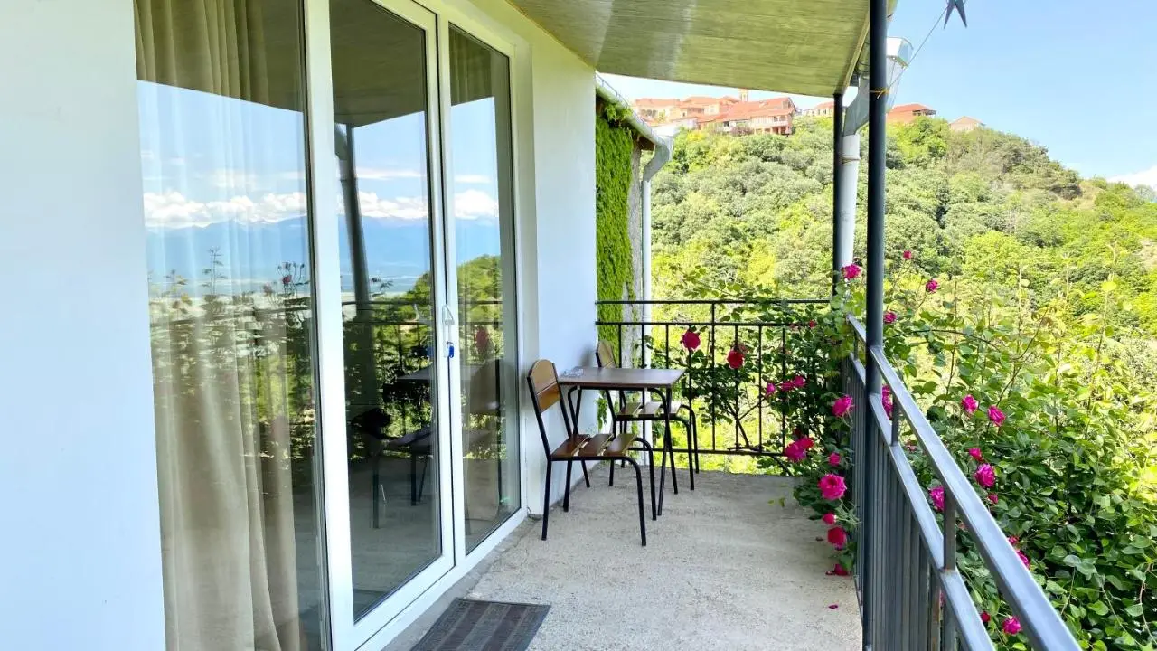 Lia's Guest House