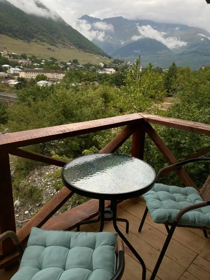 Cottage Cozy Side with Stunning Mountain View
