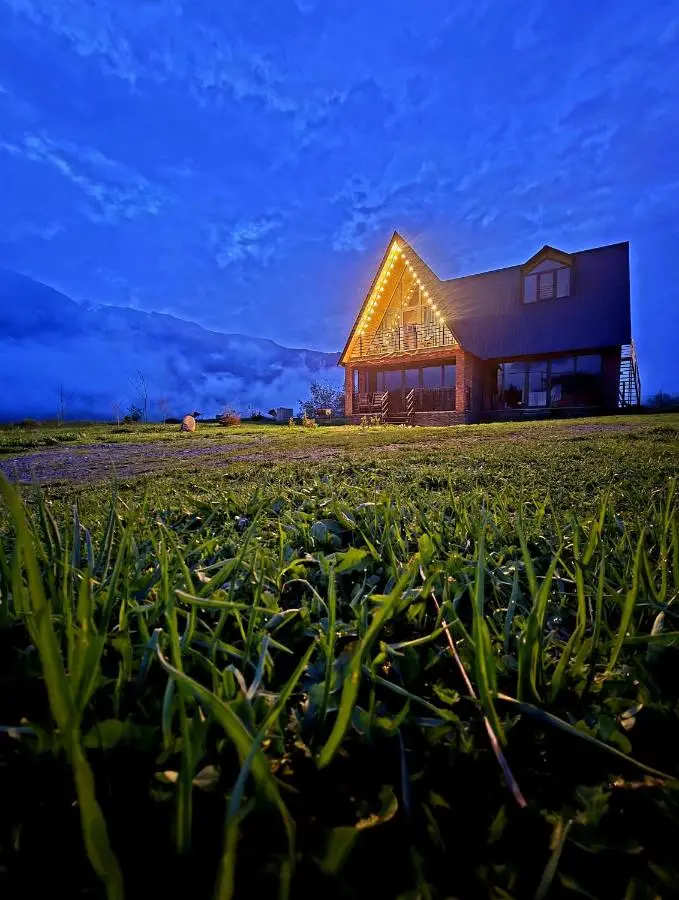 Grand Mountain Cottage