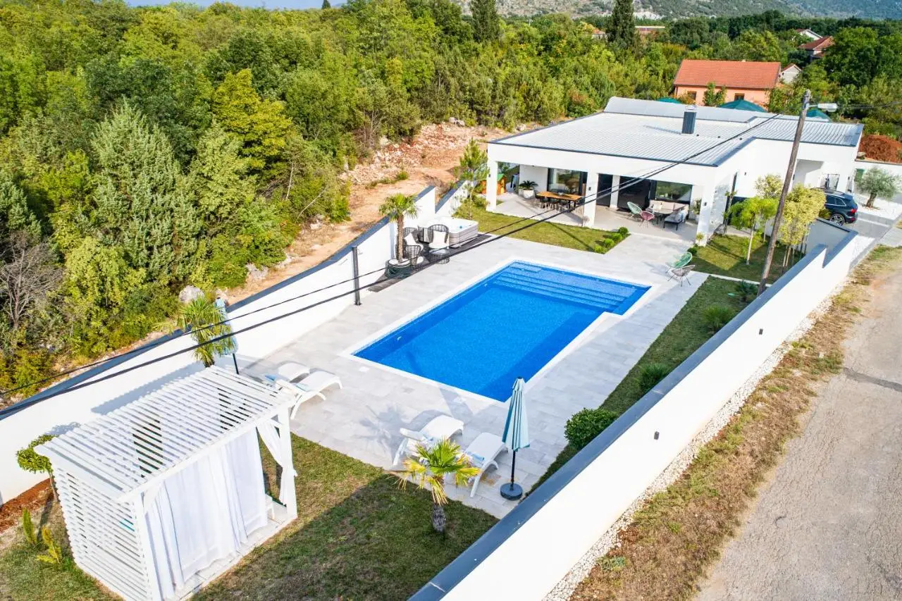 Villa 7