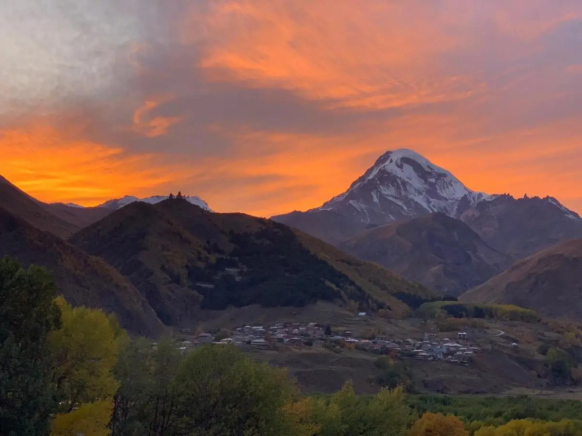 Old District View Hotel kazbegi