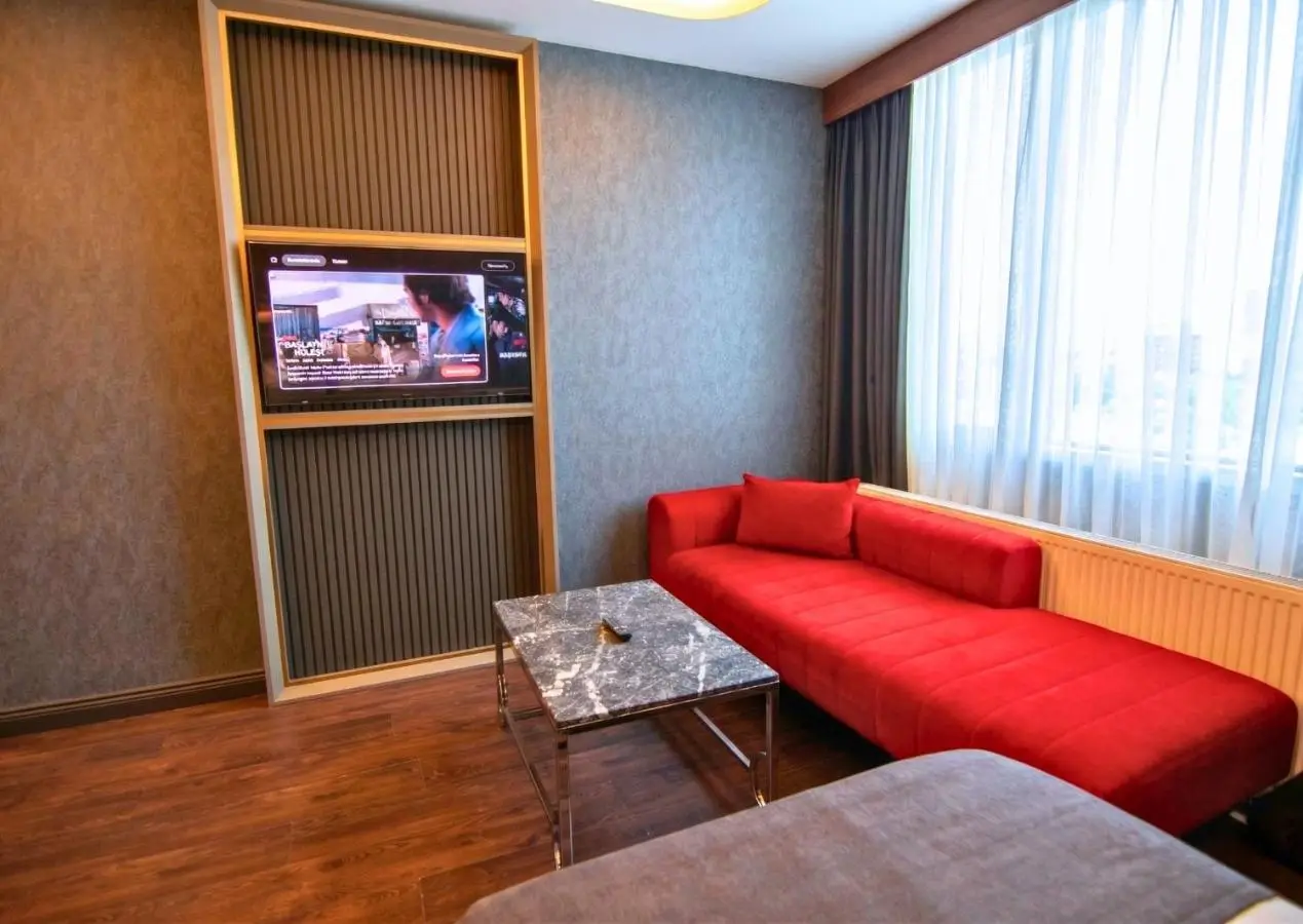216 Eagle Palace Suite