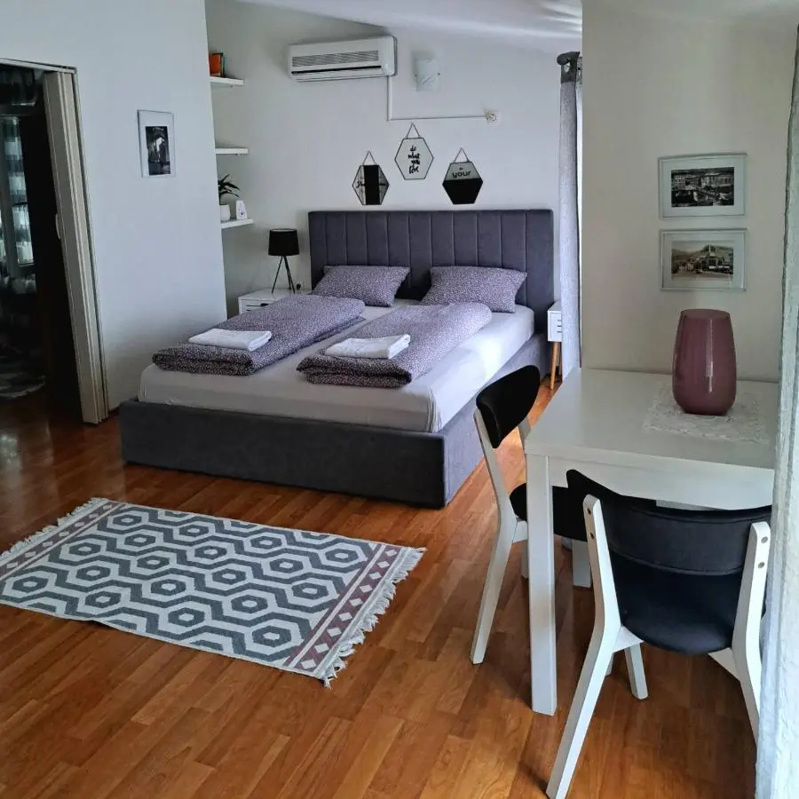 Apartments Thea
