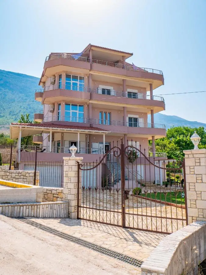 Modern Apartament between sea and mountain
