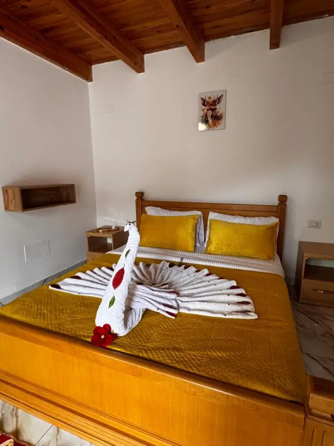 Thethi Paradise Hotel & Restaurant