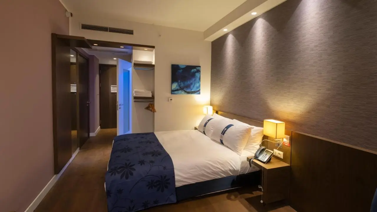 FEZ INN Hotel