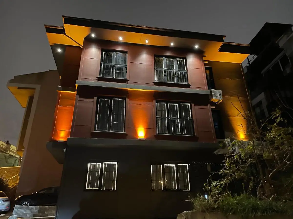 ARC HOUSE