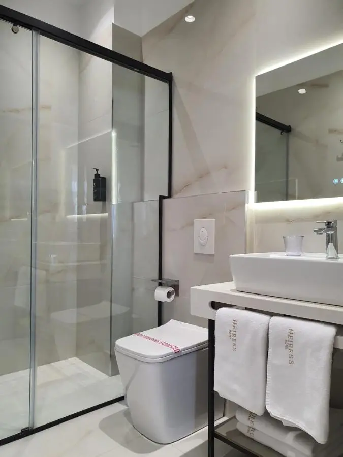 HEIRESS Hotel