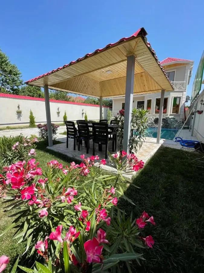 Friend's House