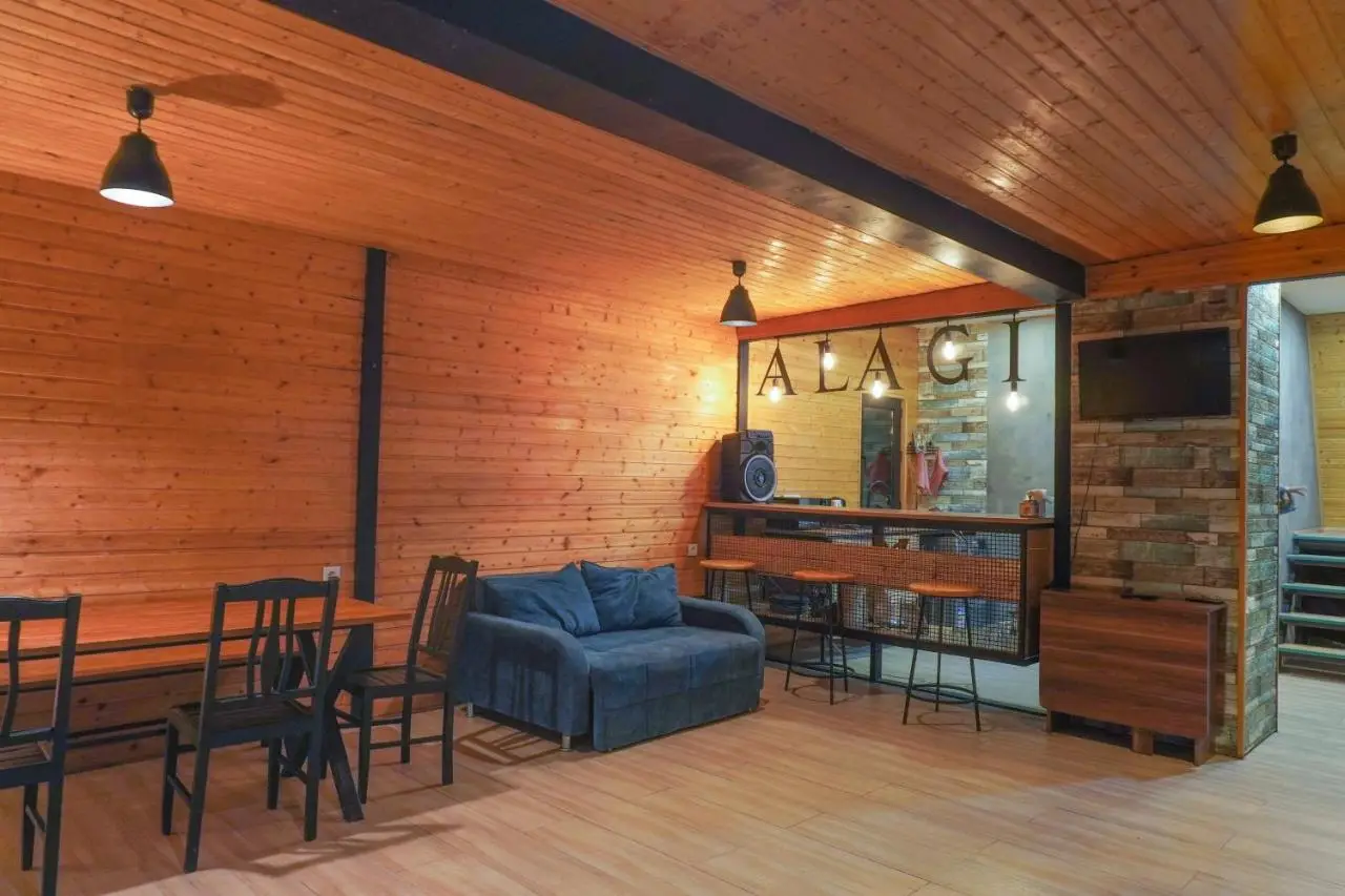 Alagi Cottage at Bazaleti lake