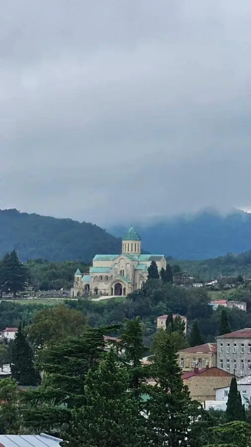 Kutaisi Glow