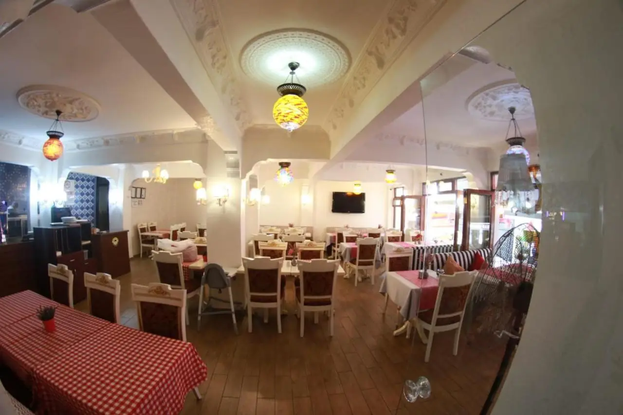 Ares Hotel