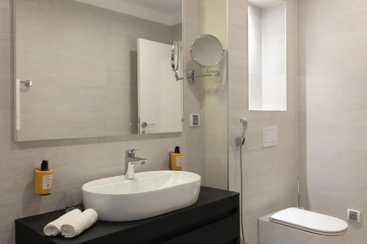 Apeiro City Avant-garde Hotel