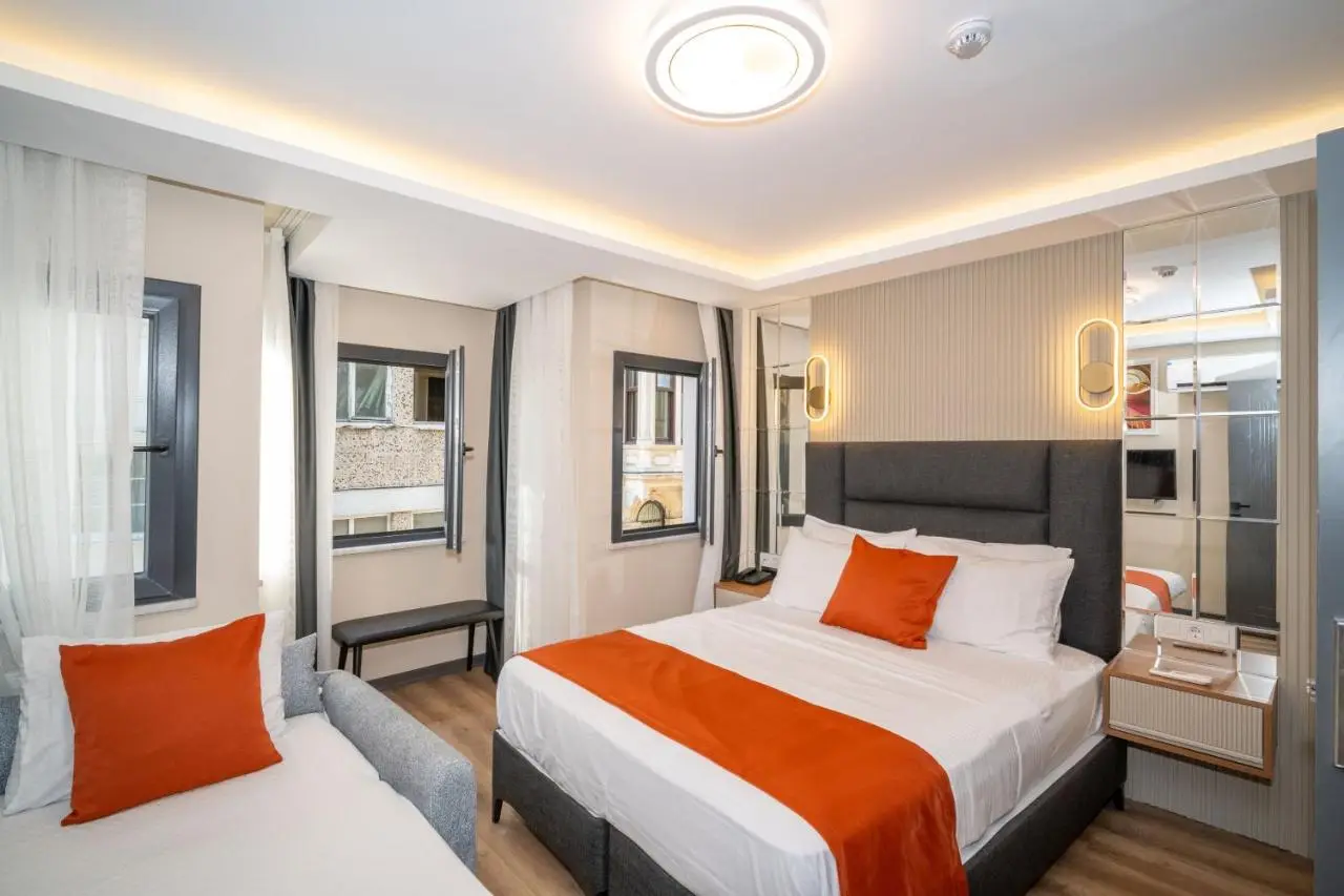 Robin Hotel