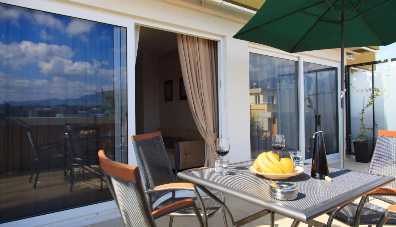 Tirana Terrace Apartments, near the Lake Park