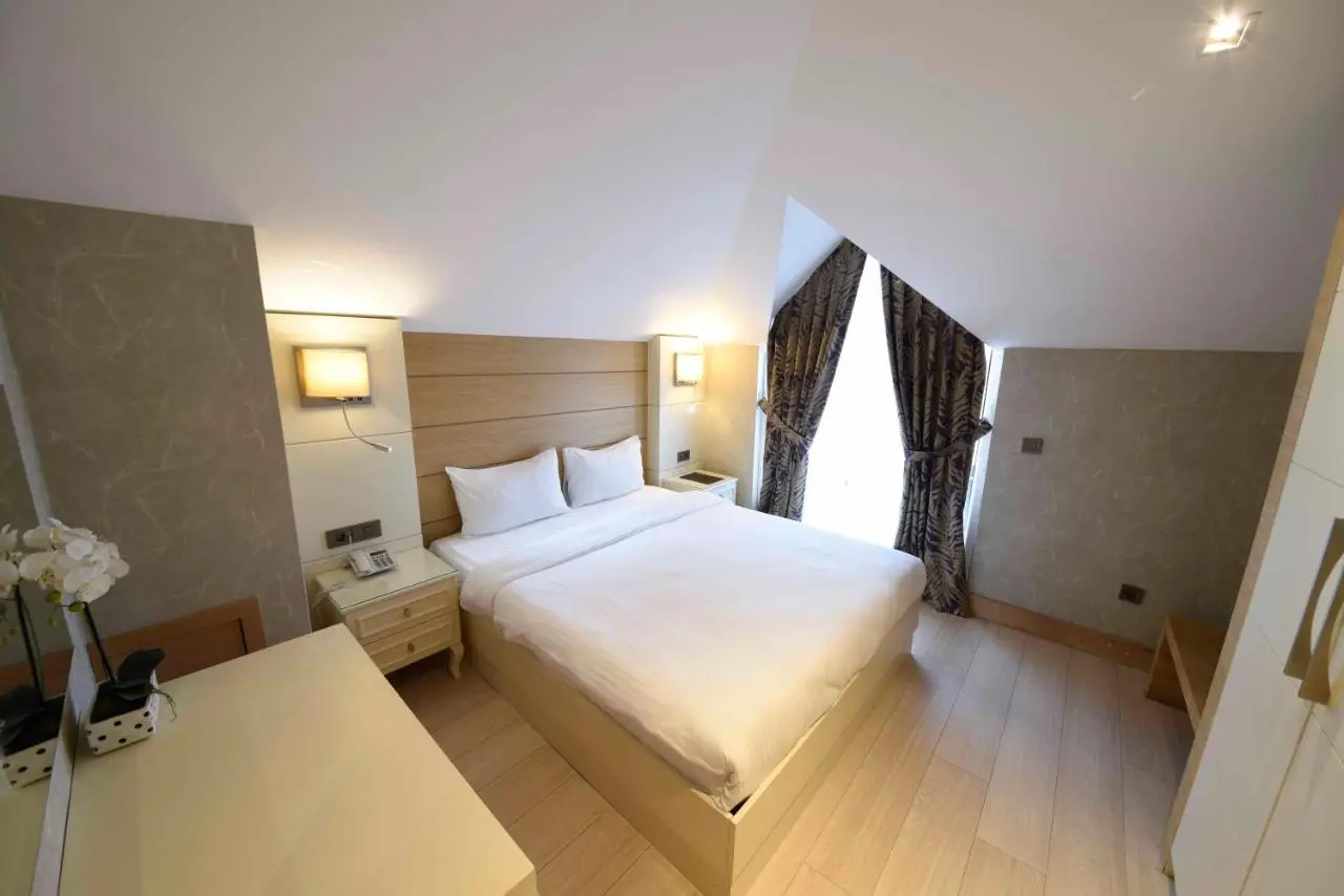 Le Mirage Hotel