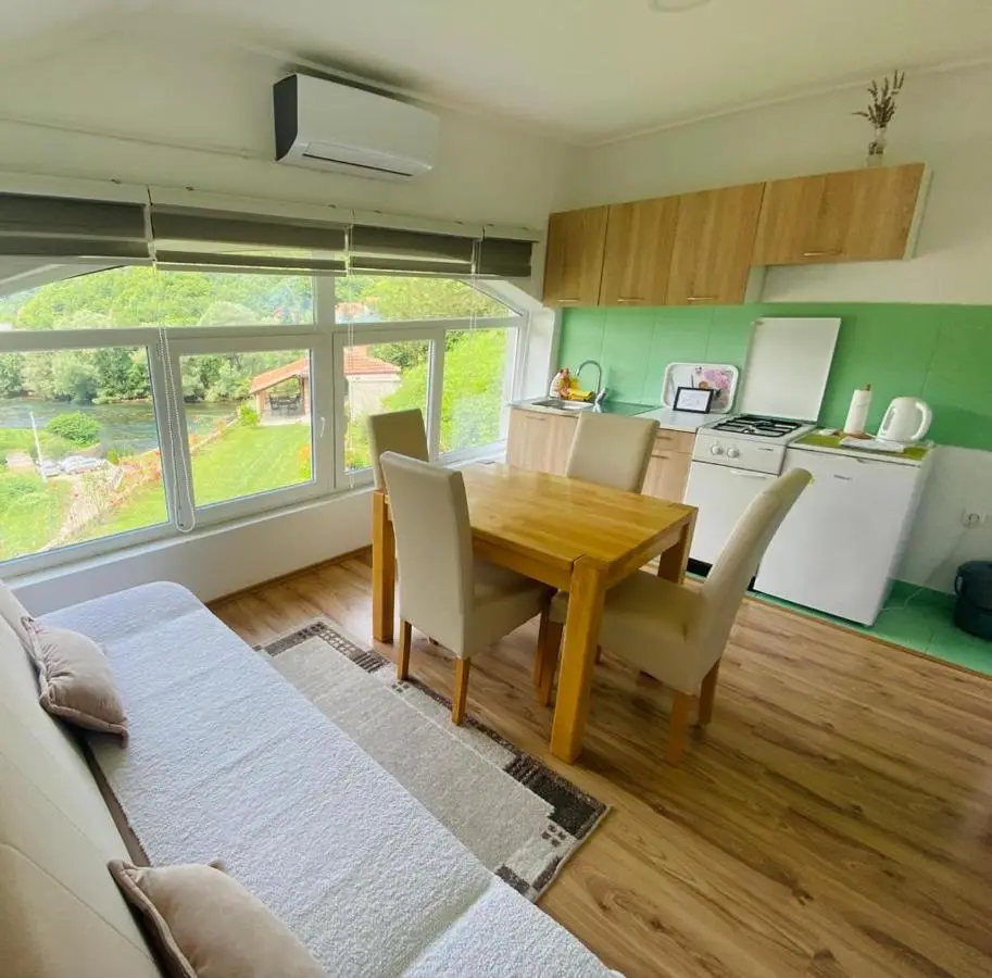 Unaqua Apartments